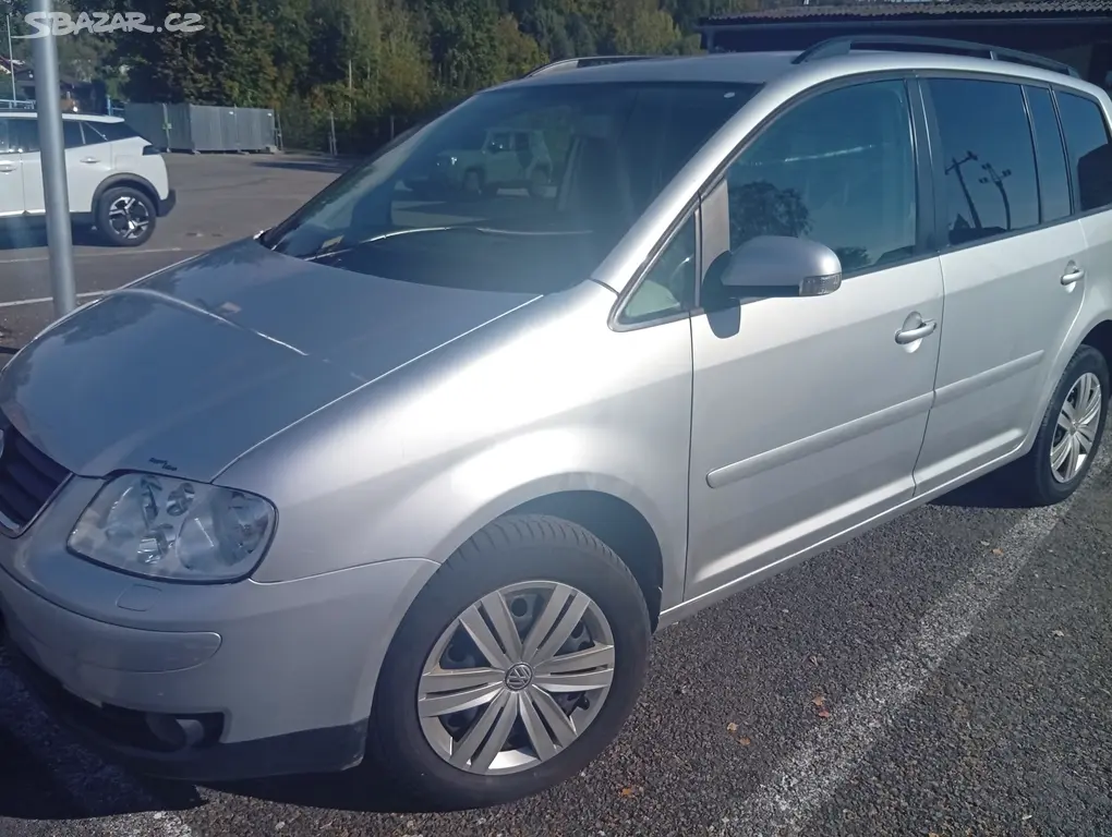 VW Touran 2,0 TDI -AUTOMAT 103Kw- tažné zařízení - fotka 6