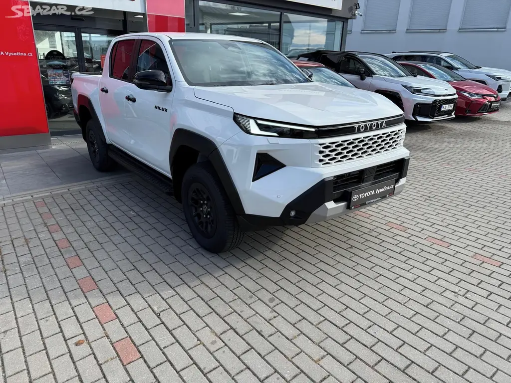 Toyota Hilux, 2,8D 4x4 6AT Active HYB - fotka 3