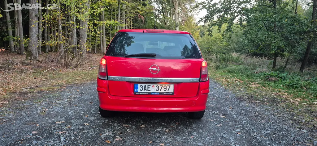 Opel Astra H Caravan 1.7 CDTI 81 kW | 2012 - fotka 6