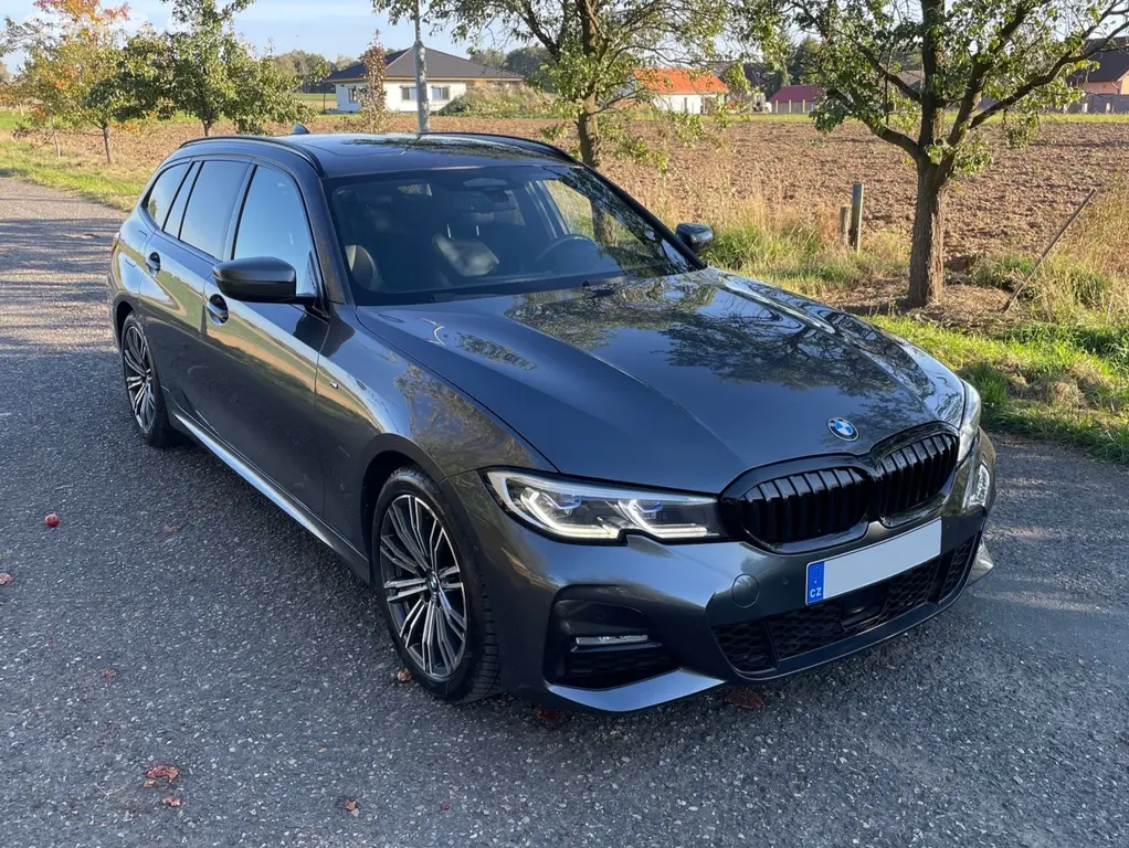 BMW 320d M Sport xD, LASER, H-UP, CAM, PANO, DPH - fotka 5
