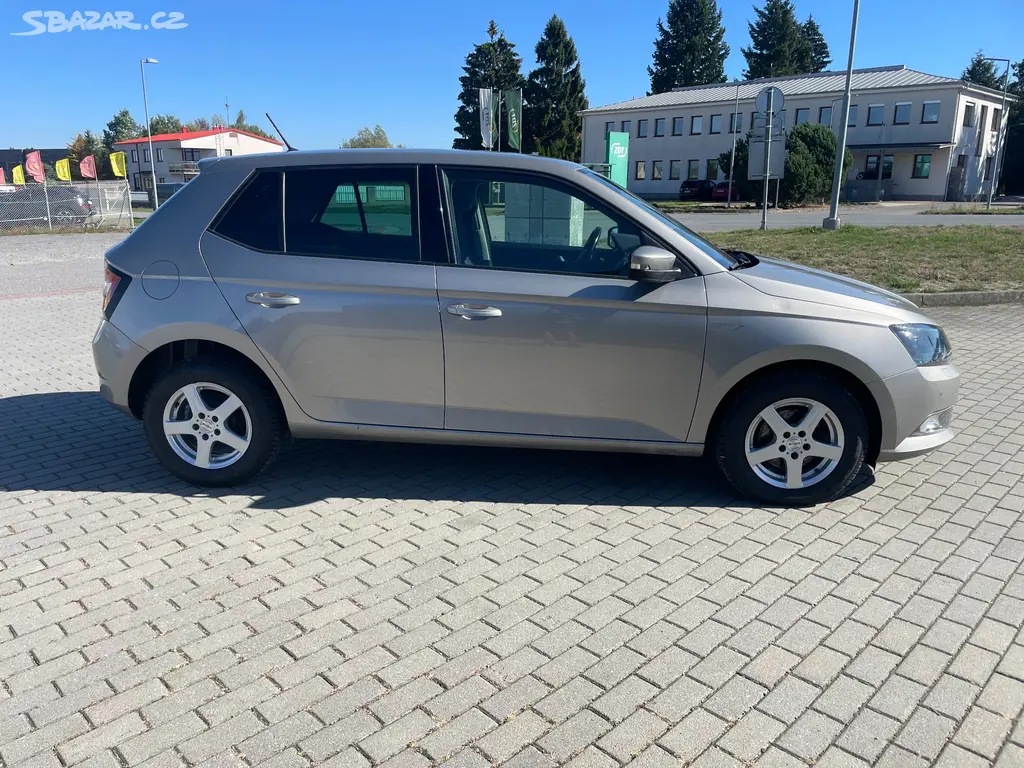 Škoda FABIA 1,2TSi 66kw Style Klima ESP 06/2016 - fotka 5