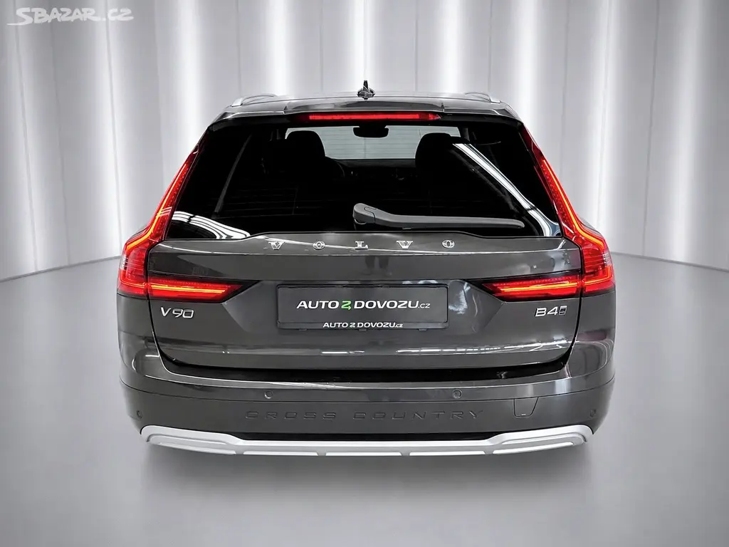 Volvo V90, B4 AWD ADVANCED, H&K, PANO - fotka 5