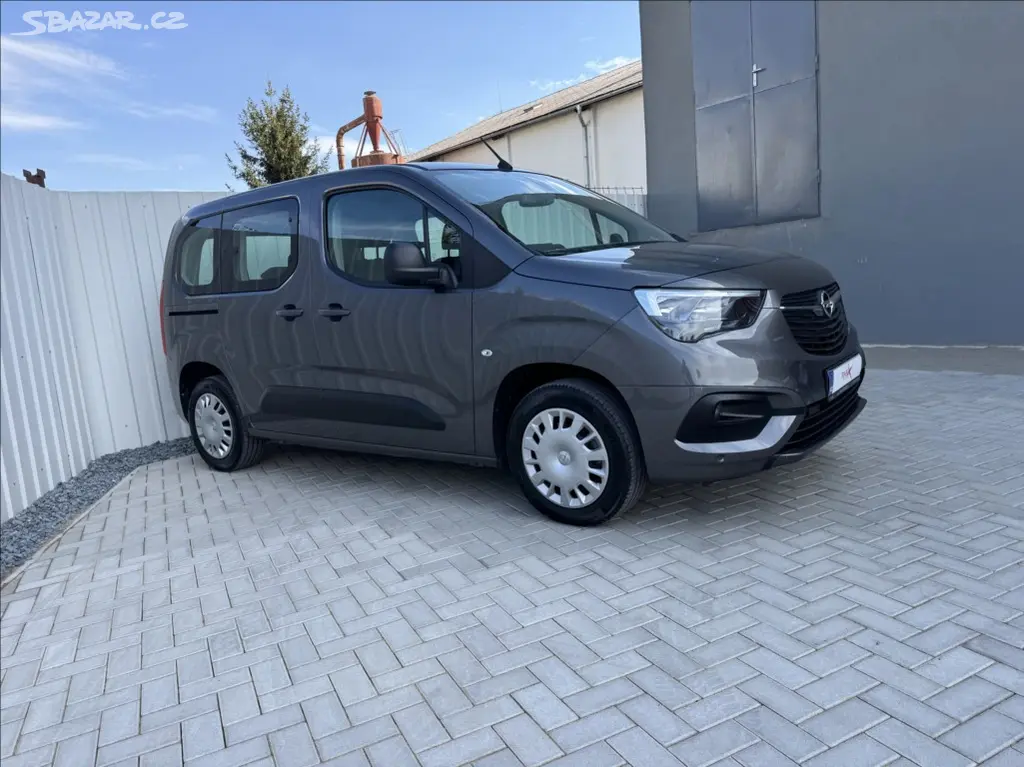 Opel Combo, 1,2 T LIFE DPH tažné 1.maj ČR