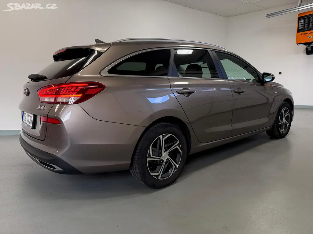 Hyundai i30, 1,5 T-GDI Smart kombi 160HP AT - fotka 6