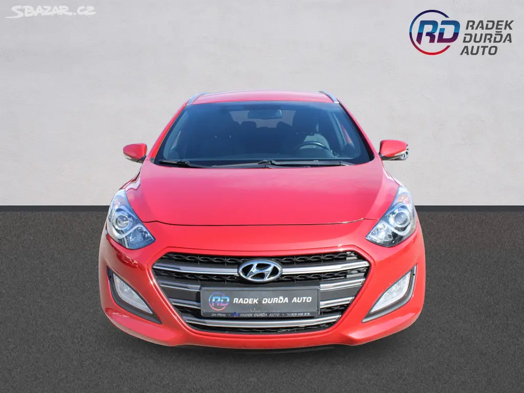 Hyundai i30 1,6 i ČR,1.MAJ,WEEKEND DESIGN,2016 - fotka 2
