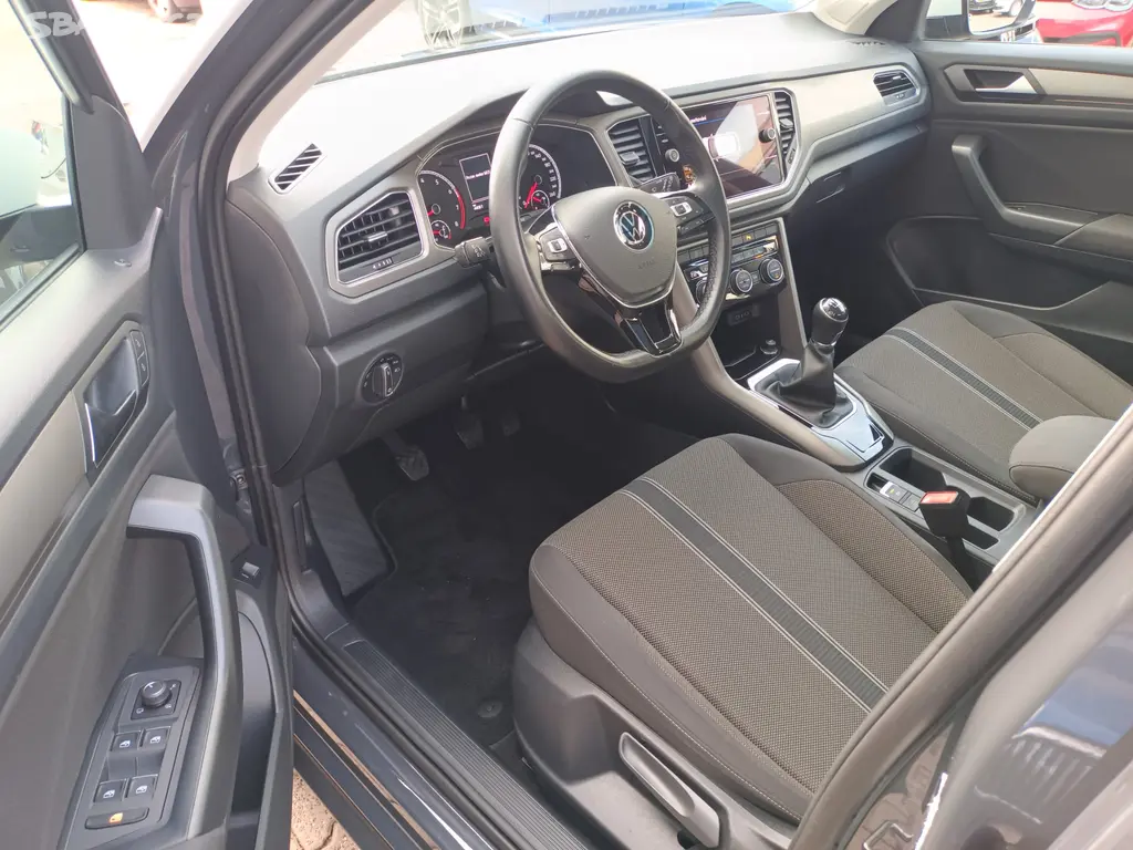 VW T-Roc Style 1.5 TSI 110kW Manual 44tkm Panorama - fotka 5