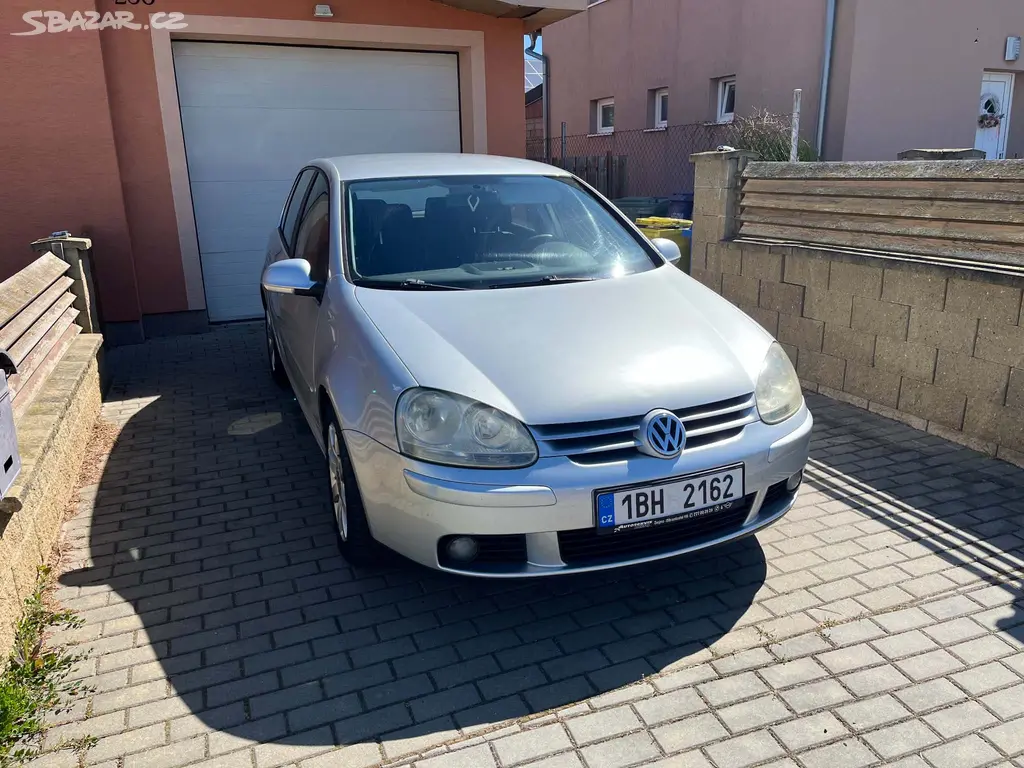 VW GOLF V 1.6FSI