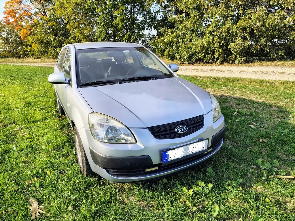 Kia RIO 1,4 71kW 2009 - fotka 3