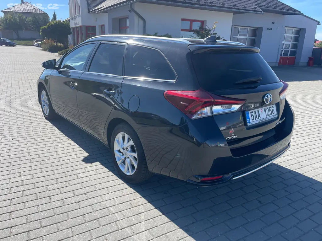Toyota AURIS 1,8i 73kw Hybrid eCVT bez koroze 2018 - fotka 3