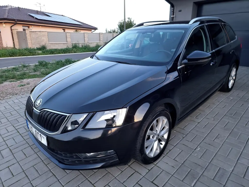 Škoda Octavia, 2018 | KŮŽE | 179tis NAJETO | - fotka 4