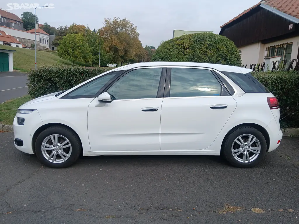 Citroën C4 Picasso 1.6i ČR navigace Serviska - fotka 2