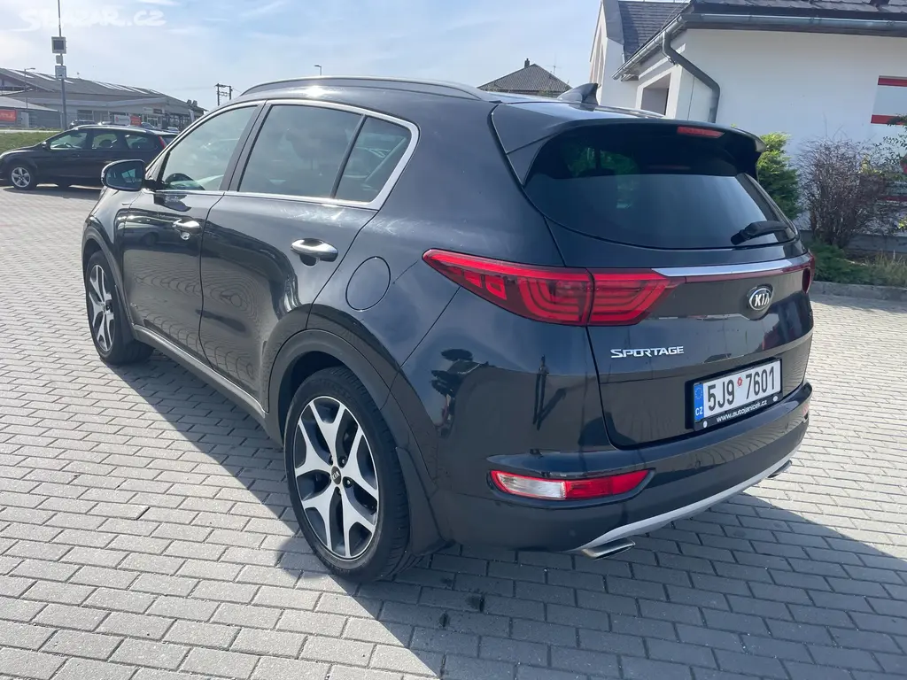 Kia SPORTAGE 1,6GDi 130kw 4x4 GT-Line CZauto 2017 - fotka 3