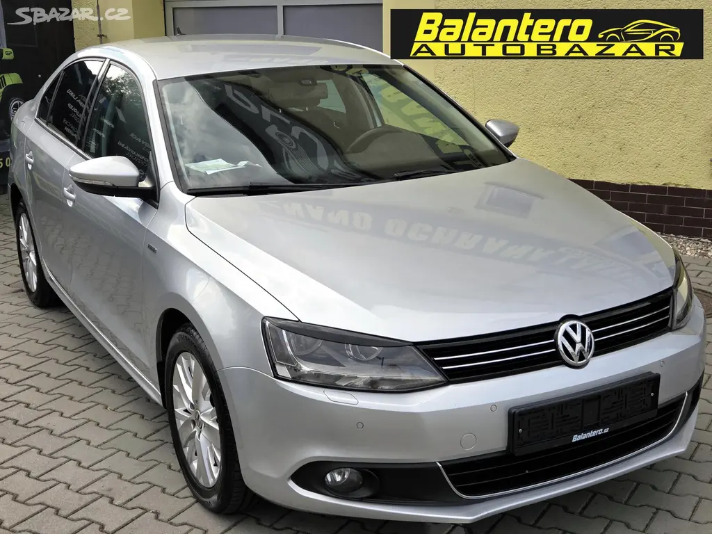 Volkswagen Jetta 1.4TSi LIFE *SERV.KNÍŽKA*