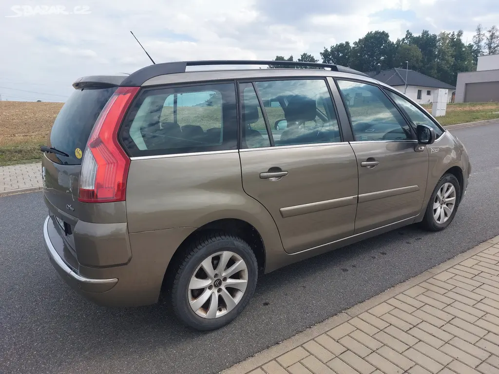 Citroën Grand C4 Picasso, 1.6 HDi, 7 míst, 11/2011 - fotka 3