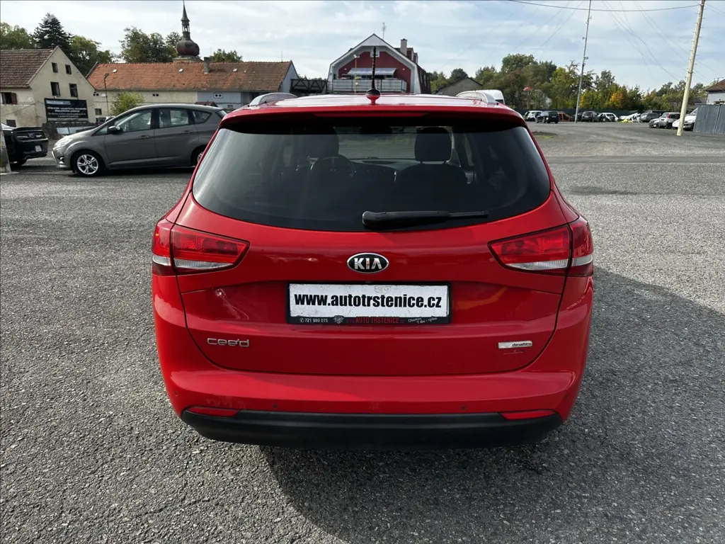 Kia Cee´d, 1,6 GDI-PŮVOD ČR-HEZKÁ VÝBAVA - fotka 4