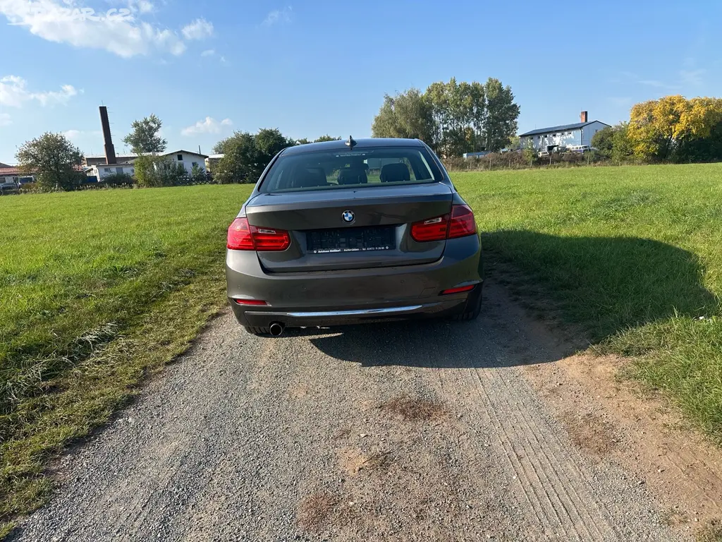 Bmw f30 320i luxury manual 154tis km - fotka 5