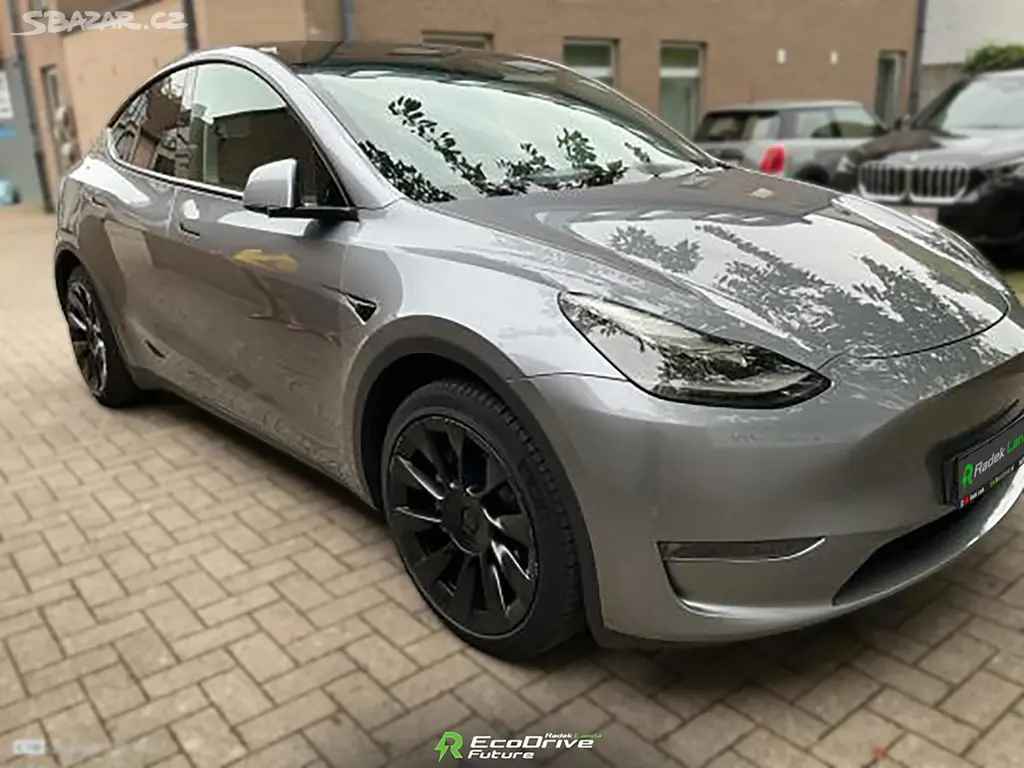 Tesla Model Y, Long Range AWD 4×4 - fotka 2