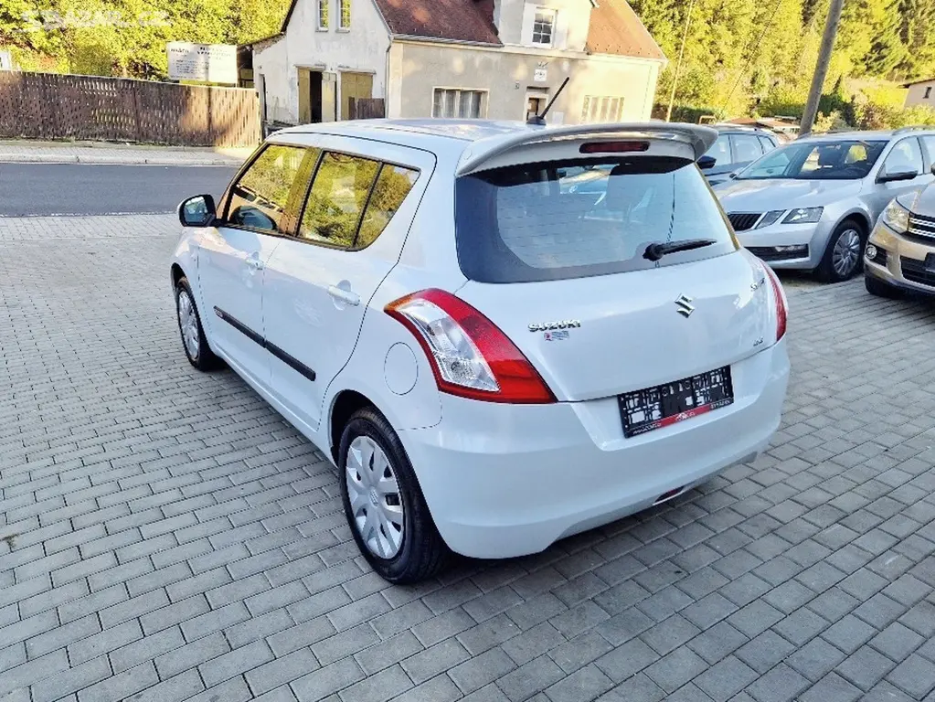 Suzuki Swift, 1.2i (69 kW), 4×4, 90 tis. km - fotka 3