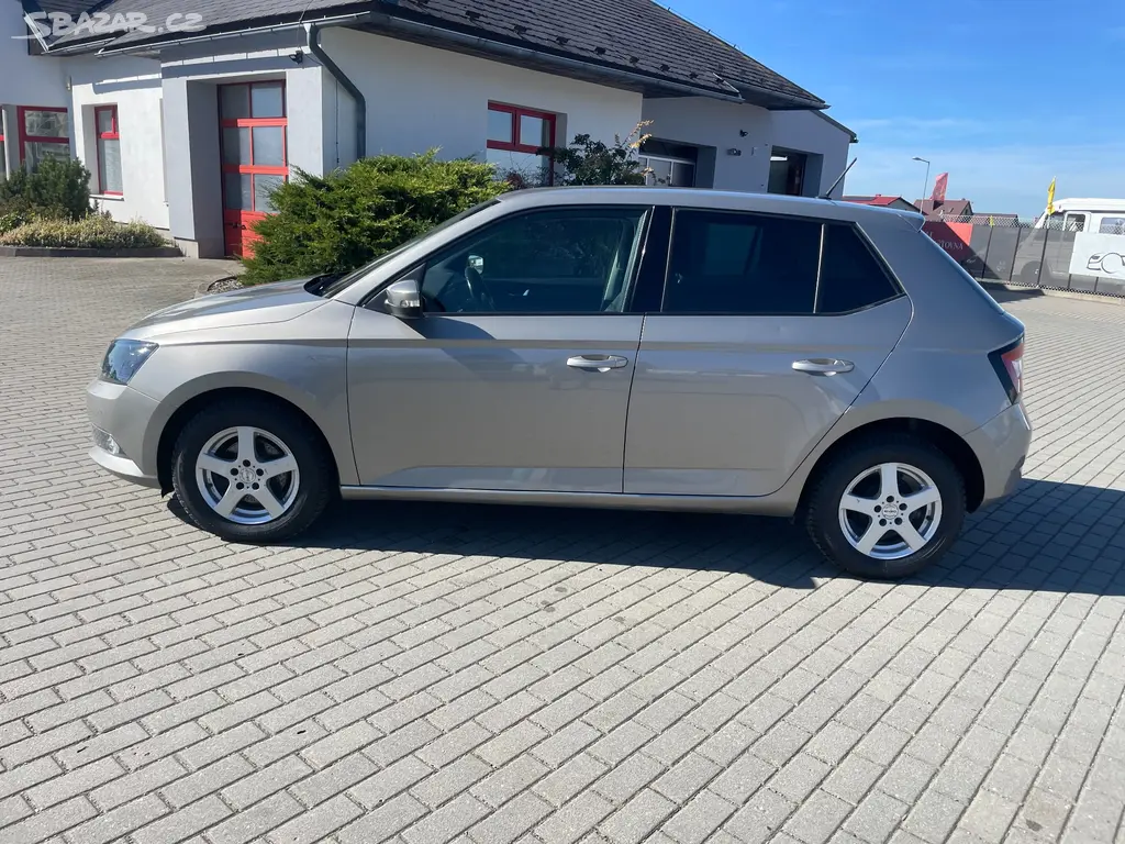 Škoda FABIA 1,2TSi 66kw Style Klima ESP 06/2016 - fotka 2