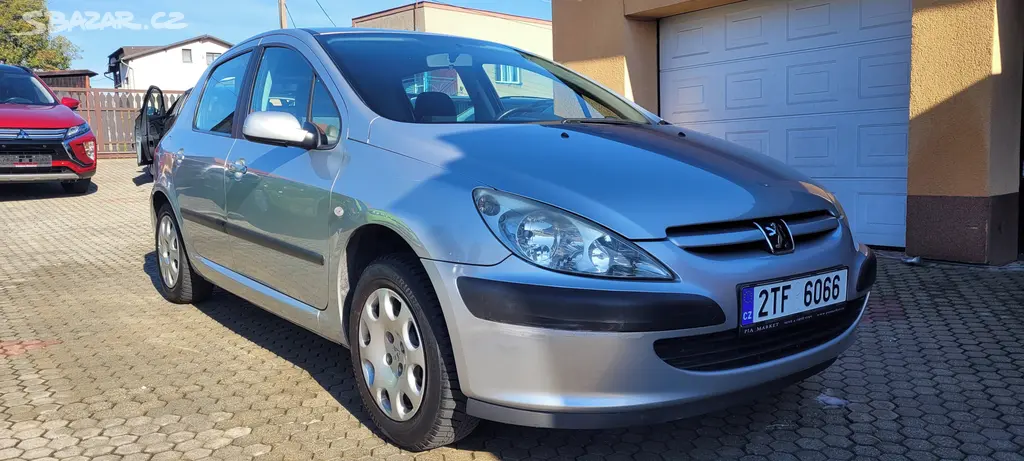 Peugeot 307 1,4i 65kW benzín - fotka 3