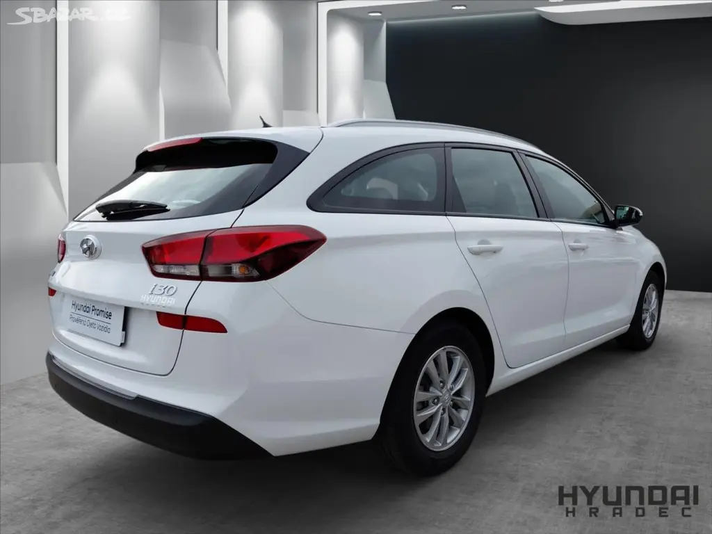 Hyundai i30, 1,4 1.4CVVT Start Plus - fotka 5