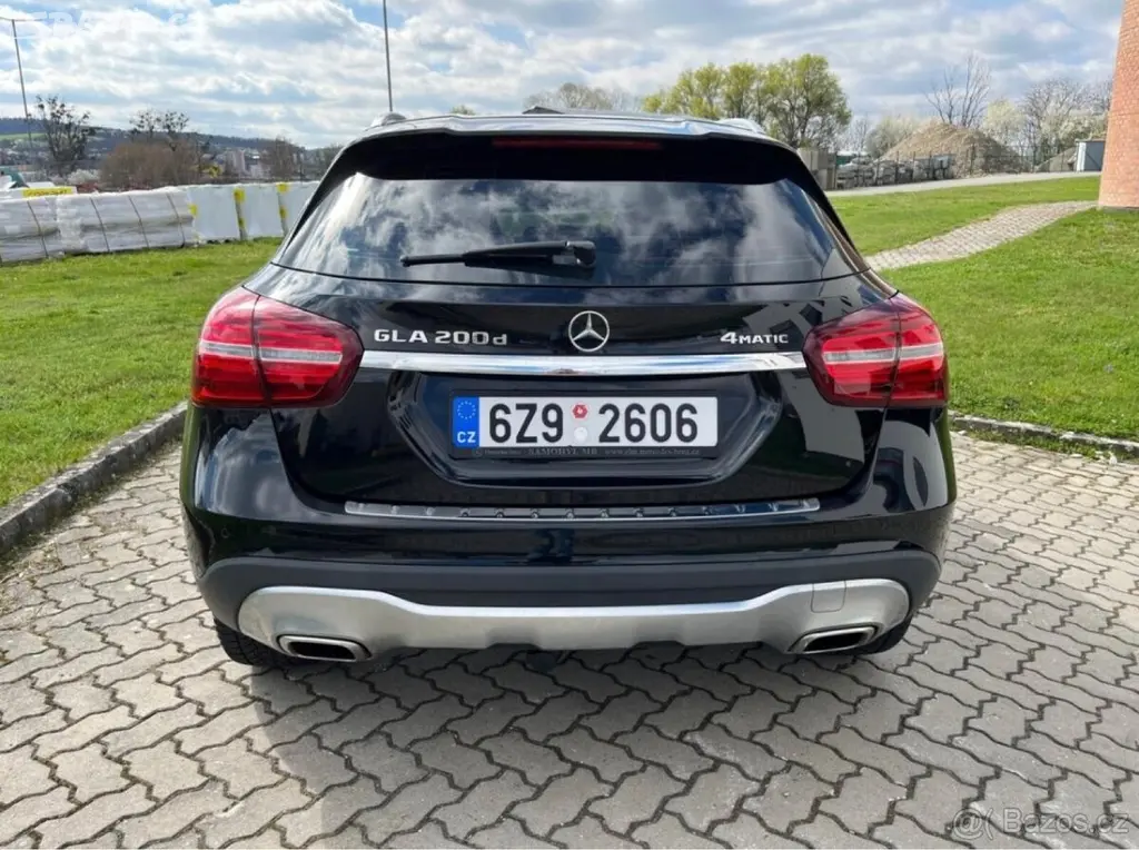 Mercedes-Benz GLA 2,1 200d 4Matic 7G automat, di - fotka 2