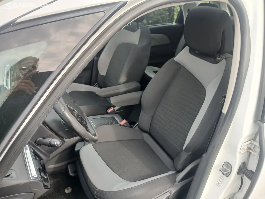 Citroën C4 Picasso 1.6i ČR navigace Serviska - fotka 6