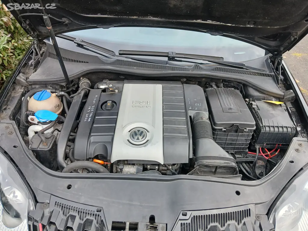 Volkswagen Golf 2.0 GTi 147kW navi - fotka 4