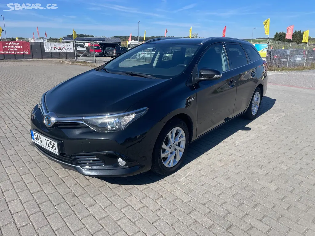 Toyota AURIS 1,8i 73kw Hybrid eCVT bez koroze 2018