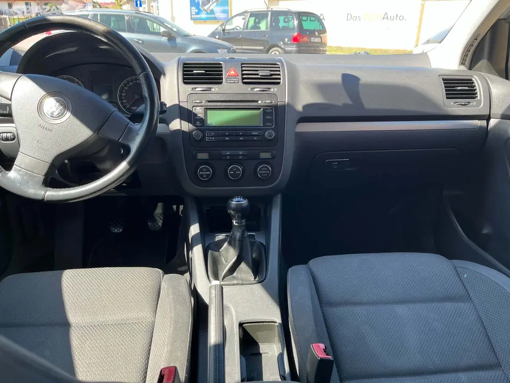 VW GOLF V 1.6FSI - fotka 6