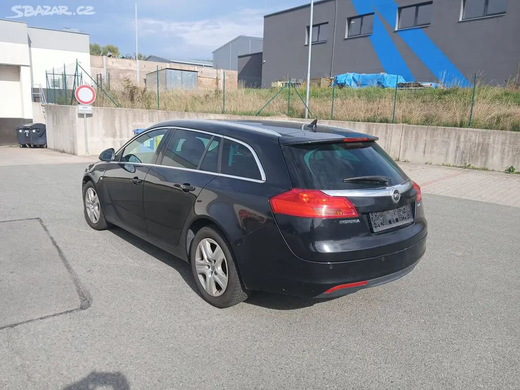 Opel Insignia 2.0 CDTi, 96kW,manual,Nová Česká STK - fotka 3