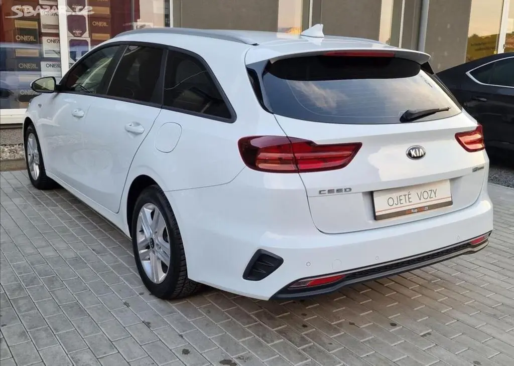 Kia Cee´d, 1.6CRDi 100kW Fresh SW,1.Maj. - fotka 3