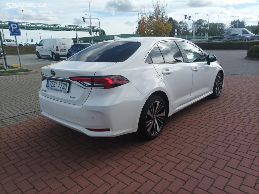 Toyota Corolla, 1,8 Style - fotka 4