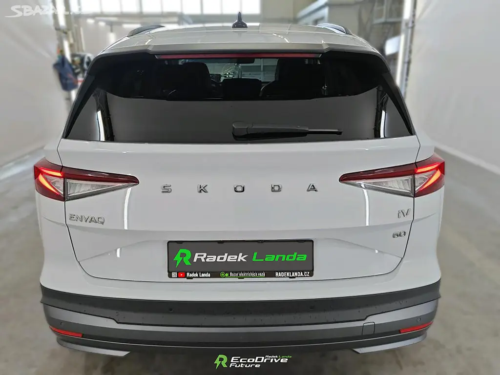 Škoda Enyaq, Kamera | Tažné | Navigace - fotka 6