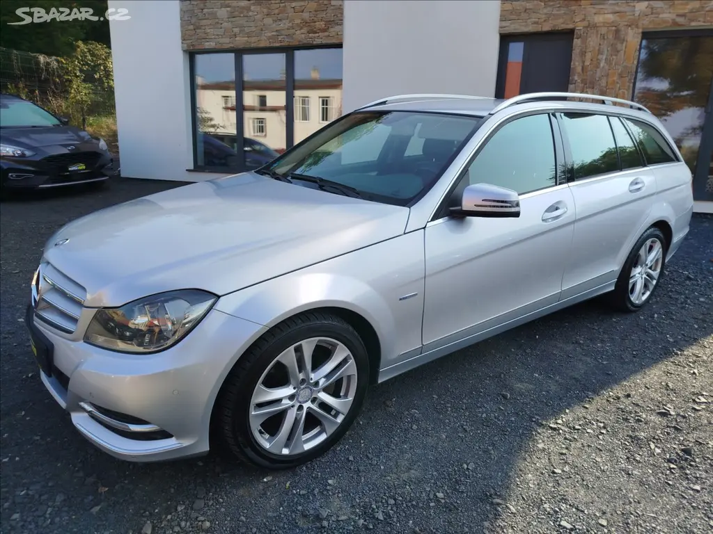 Mercedes-Benz Třídy C, 2,1 220 CDi 125kW, AVANTGARDE - fotka 2
