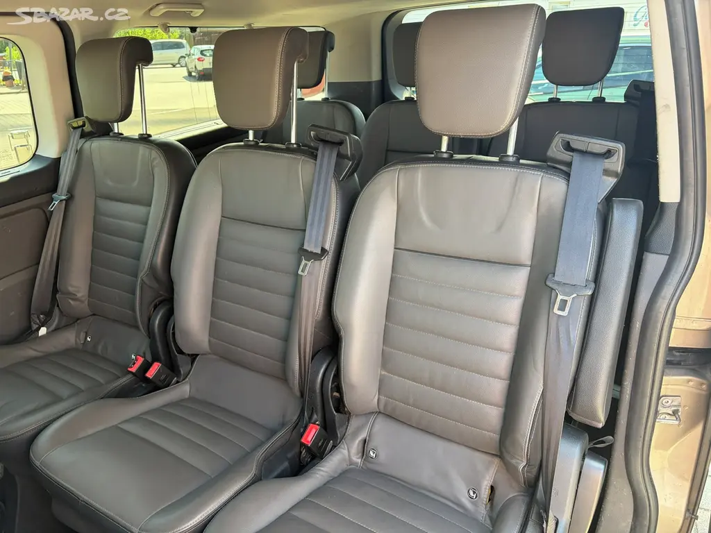 Ford Tourneo Custom 2.0 EcoBlue Titanium - fotka 4