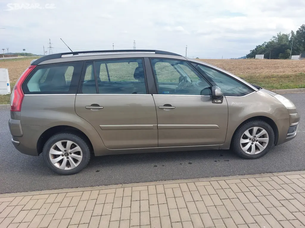 Citroën Grand C4 Picasso, 1.6 HDi, 7 míst, 11/2011 - fotka 2