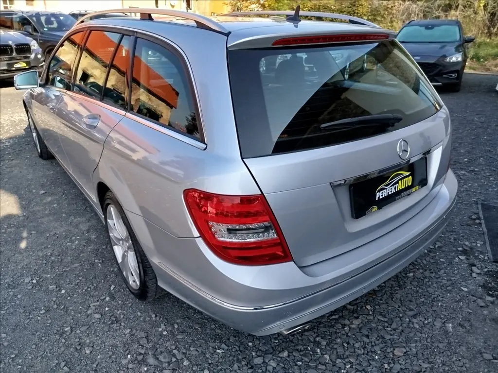Mercedes-Benz Třídy C, 2,1 220 CDi 125kW, AVANTGARDE - fotka 4
