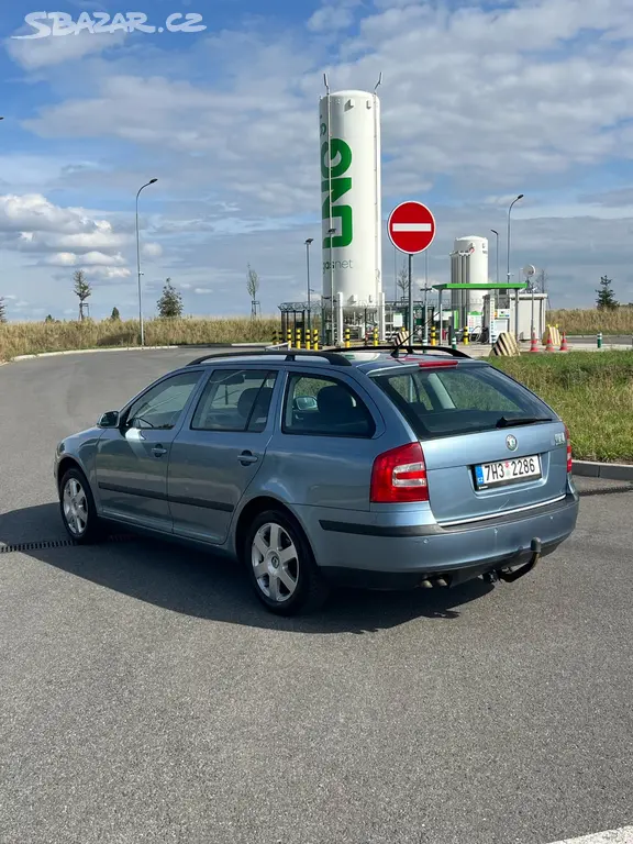Škoda Octavia 2 DSG - fotka 4