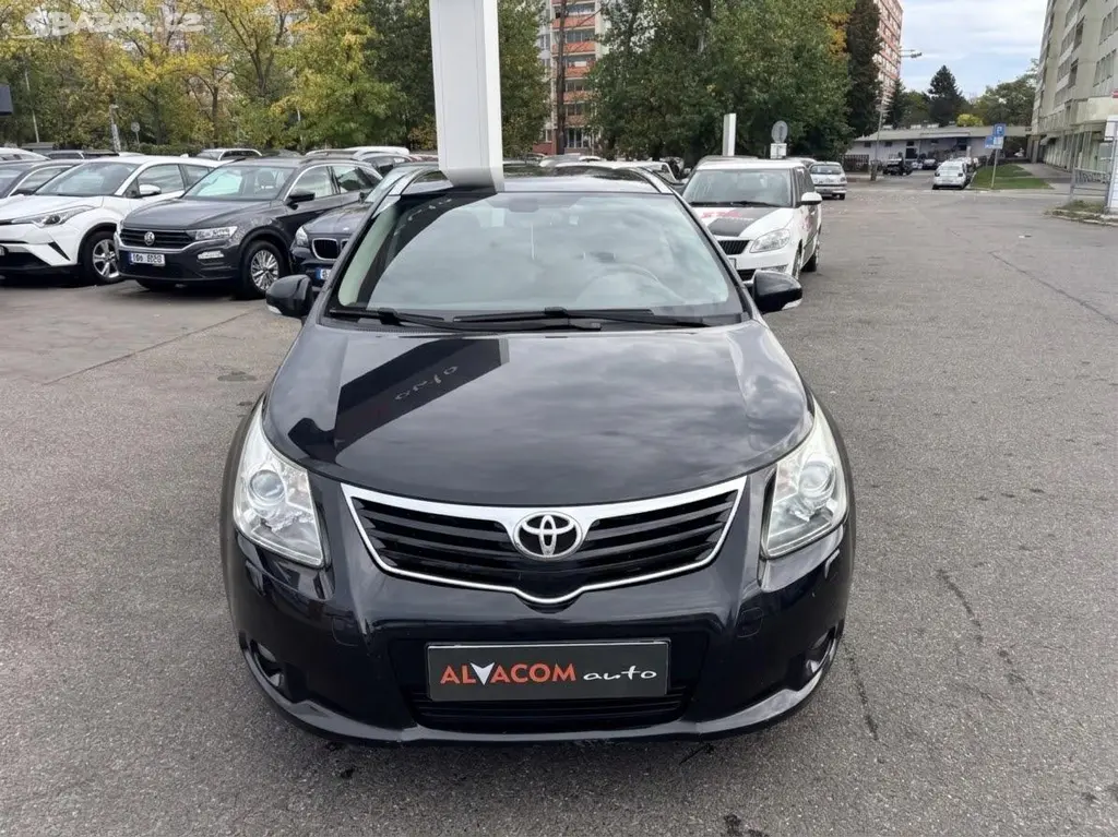 Toyota Avensis, 2.2 - fotka 3