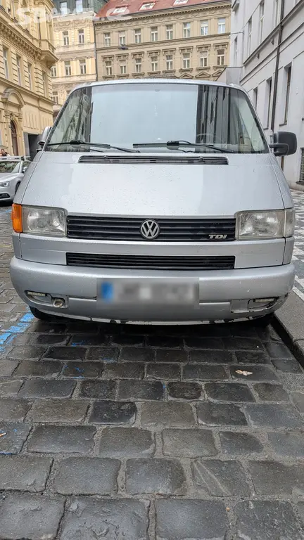 VW T4 Caravelle Long 2.5 TDI 75 kW, r. v. 12/2001