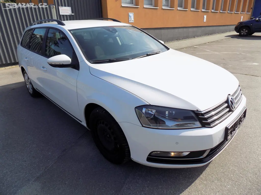 Volkswagen Passat 1.4 TSI 90 KW AUTOKLIMA VÝHŘEV - fotka 2