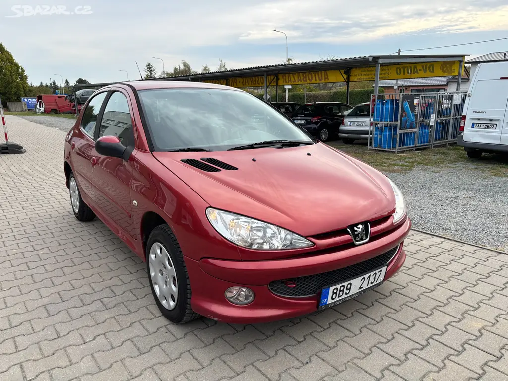Peugeot 206 1.4i 55kW rok [telefon skryt]km TK 04/2028