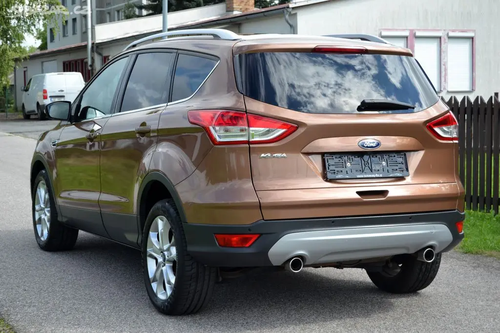 Ford Kuga 2.0 TDCI 120kW Titanium 4x4 - fotka 2