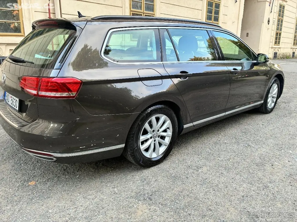 Volkswagen Passat 2,0 TDI 140 kW, 6st. manuál - fotka 3