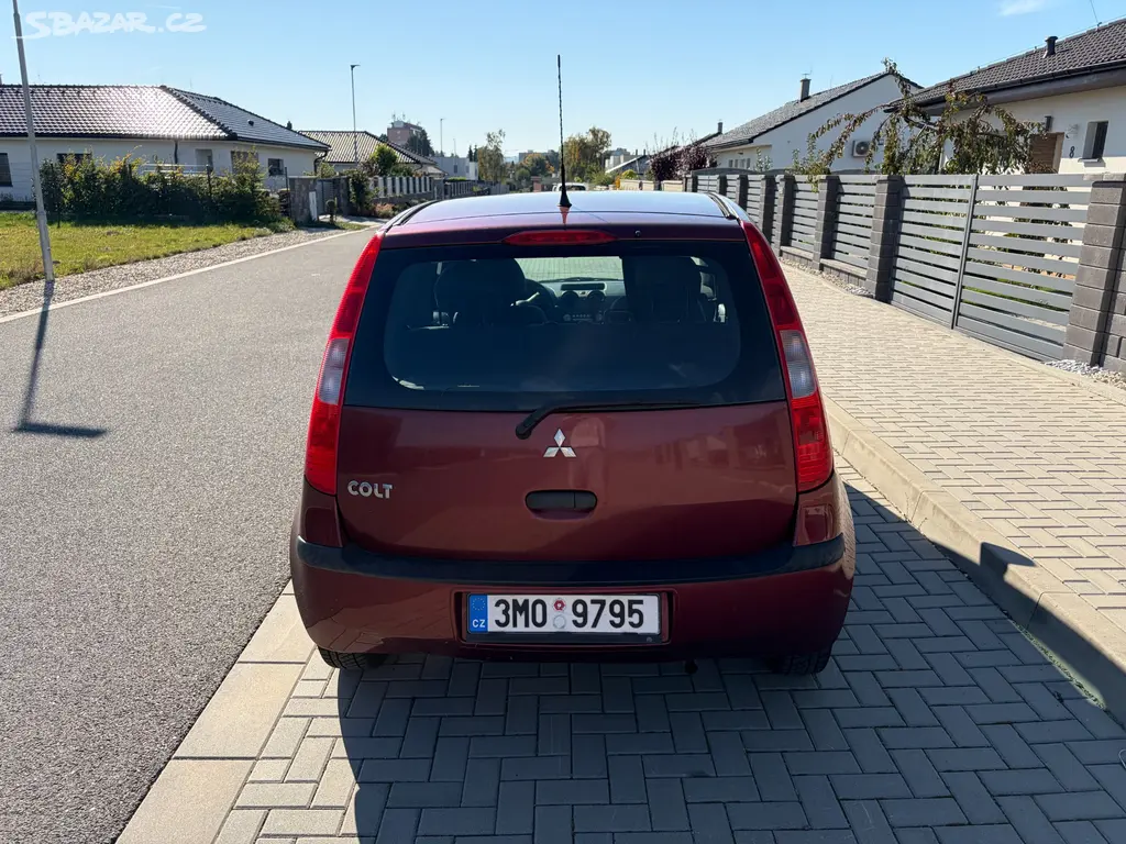 Mitsubishi Colt 2006, 140 000 km, nová STK 09/2028 - fotka 3