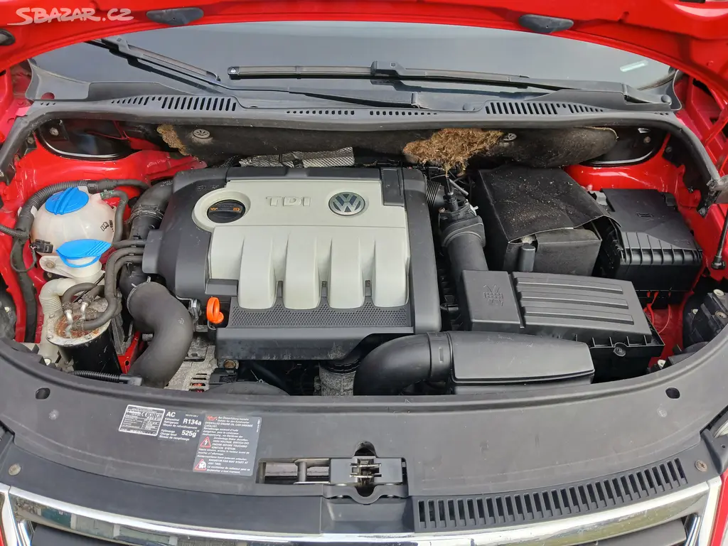 Volkswagen Touran, 1.9TDi DSG jen 151 TKm - fotka 4