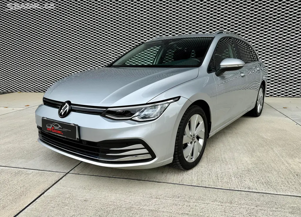 Volkswagen Golf, 1.5 eTSi DSG 110 kW - fotka 2