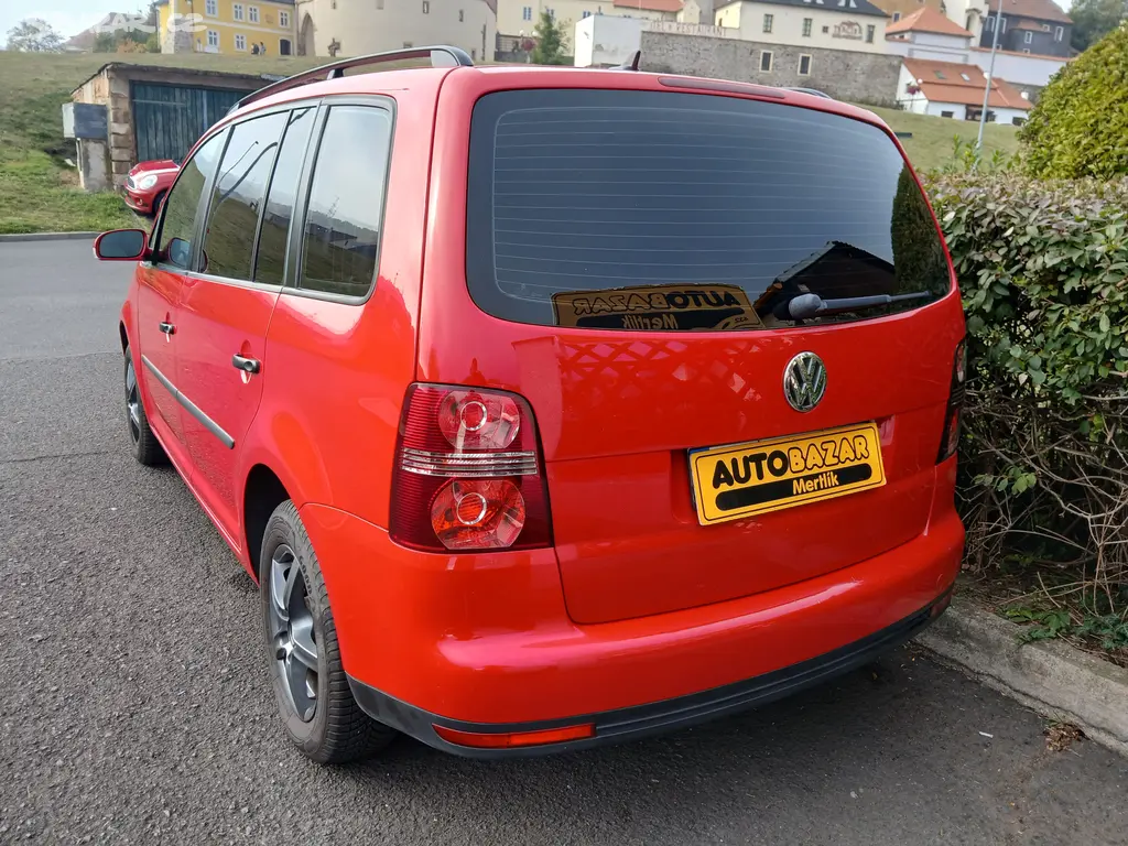 Volkswagen Touran, 1.9TDi DSG jen 151 TKm - fotka 3