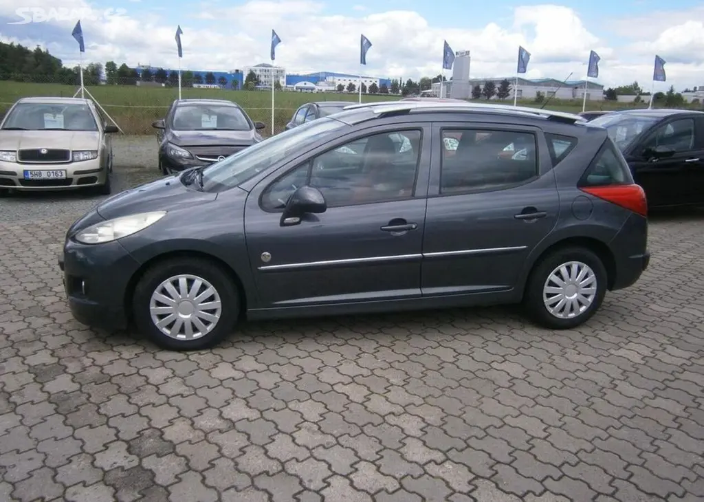 Peugeot 207 1.6HDi 68kw,CZ nafta manuální - fotka 4
